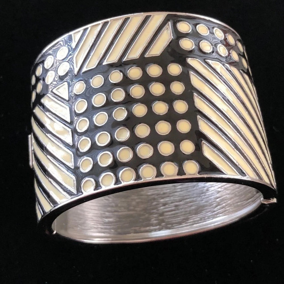 New Banana Republic Large Geo Cuff Bracelet Silver - Picture 1 of 5
